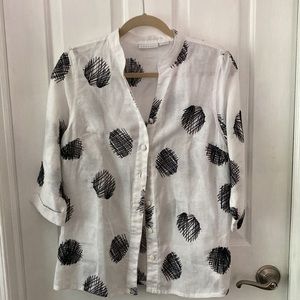 Tweeds, white 100% linen blouse. Size large.